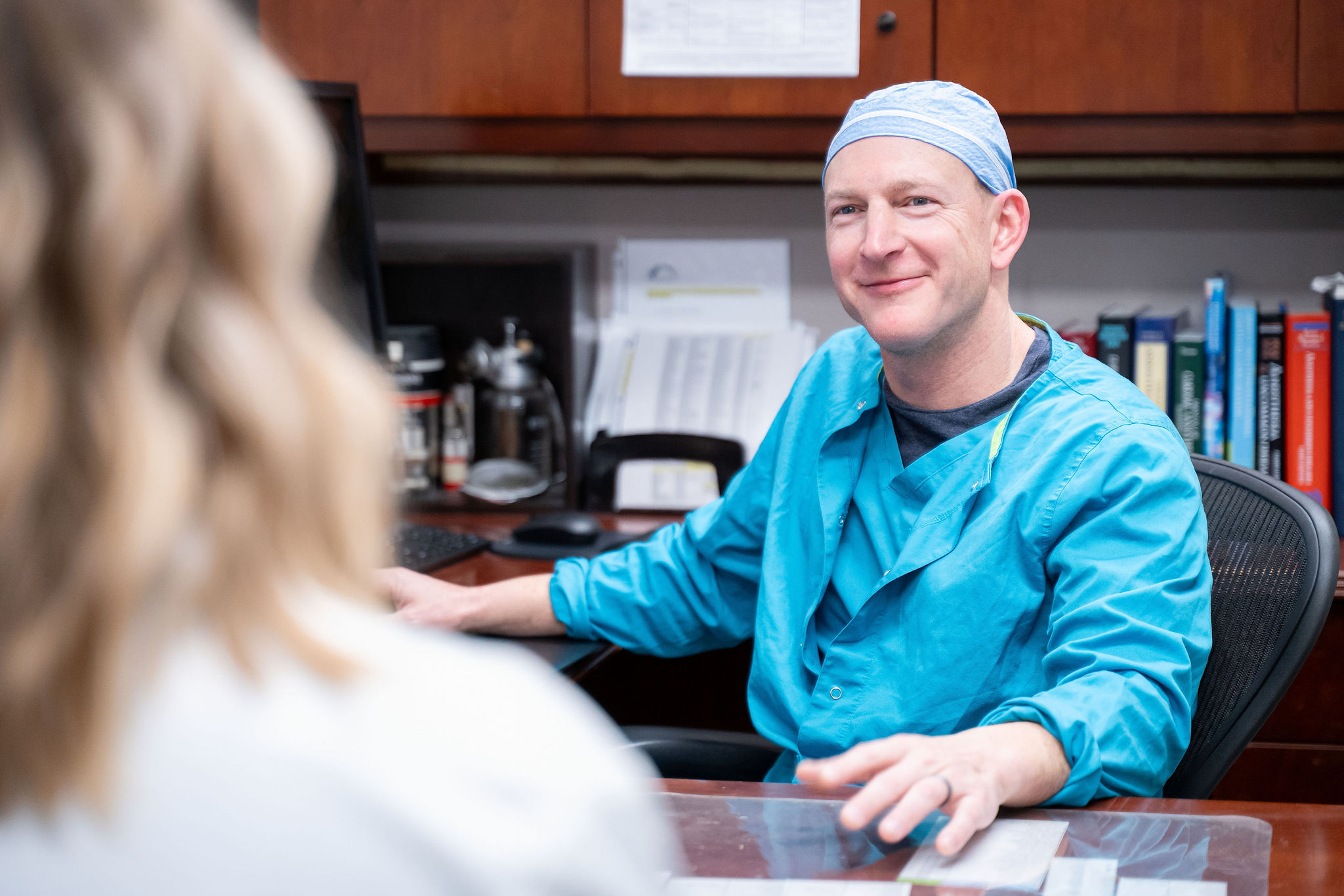 MPAbilling Male Physician consultation desk
